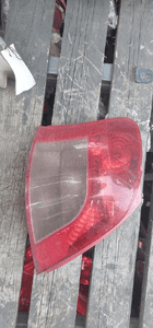 Tyl tylna lampa lewa toyota yaris 2 1