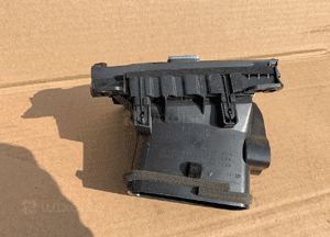 Kratka nawiewu powietrza lewa Toyota RAV4 V 19- 455641-2070 55650-42070 3