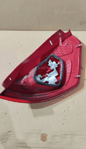 Lampa prawa lewa tył tylna ford fiesta MK7 8A61-13404-AE 8A61-13405-AE 10