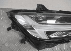 Lampa przednia przód prawa volvo S60 iii V60 ii full led 3