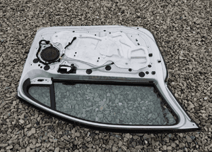 Drzwi lewe lewy przód przednie peugeot 208 i 3 drzwi 2012-2019 5