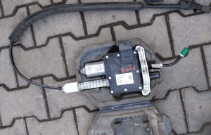 Peugeot 508 mechanizm hamulca recznego 1
