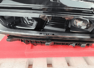 Bmw G70 lampa przednia lewa base 5A63713 3