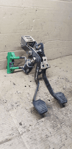 Pedał sprzęgła hamulca pompka Ford Transit Connect 2T142450GE 2