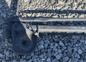 BELKA OS TYLNA ZAWIESZENIA RENAULT TRAFIC III 3 2