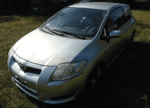 Toyota auris 2008R 2,2 d-cat drzwi błotniki silnik skrzynia w całosci na czesci dawca 3