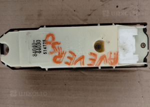 Toyota Avensis Verso panel sterowania szyb 2