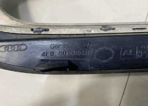 Audi A8 D3 lift kratka halogenu zderzaka lewa 4E0807681AM 6
