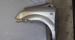 Błotnik lewy  do toyota corolla verso ii 1C0 1
