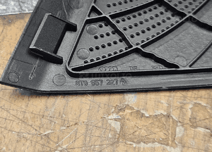 Maskownica Głosnika 8T0857227A 8T0857228A Kratka Oslona Konsoli Deski Kokpit Bang & Olufsen Audi A4 B8 A5 9