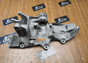 Łapa 06B903143F Podstawa Mocowanie Alternatora Sprezarki 1.6 Audi A4 B5 VW Passat 1