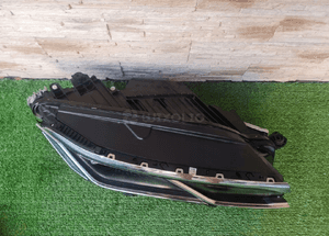Lampa prawa p vw touareg 18- 1EX013.143-06 2