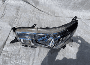 Toyota hilux lift lampa lewa 15- 3