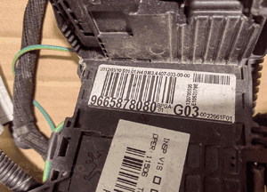 MODUŁ KLEMA NAPIĘCIA INSTALACJA KOMORY SILNIKA 9665878080 G03 PEUGEOT 508 I 2