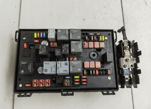 SKRZYNKA BEZPIECZNIKÓW ASTRA J 13368641 2