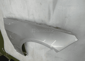 Mercedes 212 błotnik przedni prawy 3