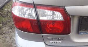 Mazda 626 HB 97-02 Lampa listwa plastik tylna tył 10