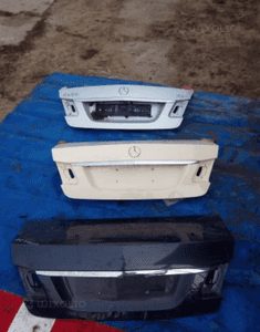 MERCEDES E 212 sedan klapa chrom kolory srebrna budyń szara 4