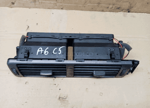 Kratka nawiewu powietrza środkowa Audi A6 C5 4B1820951 4B1820951C 2