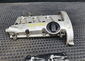 Pokrywa Zaworow 06C103471F Dekiel Lewa 3.0 ASN AUDI A4 B6 A6 C5 A8 5