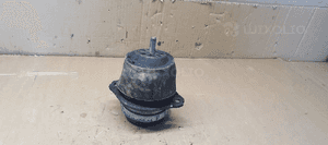 Łapa poduszka silnika lewa VW Touareg 3.0 TDI 7L8199131A 3