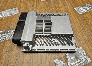 Komputer 8E0907559 8E0910559Q Moduł Sterownik Silnika Silnik Benzyna Audi A4 B7 VW 9