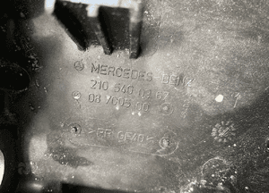 Mercedes W210 wlot kanał powietrza 2105400367 4