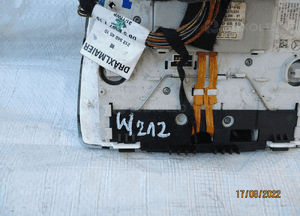 Mercedes W212 lampka kabiny A2129064301 2