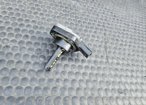 Czujnik 1J0907660B Sensor Poziomu Stanu Oleju Silnika Audi A4 B6 VW Skoda Seat 8