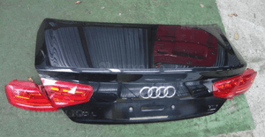Audi A8 4H LZ9Y klapa bagaznika tylna 1