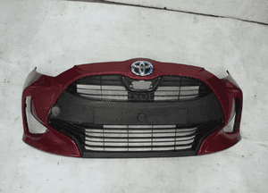 Toyota yaris iv 4 grilem cały zderzak przód przedni 1