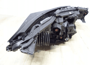 Toyota Bz4X lampa lewa full led 5