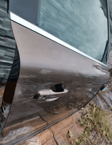 Volvo XC60 drzwi prawe przód kompletne w kolor 08- 6