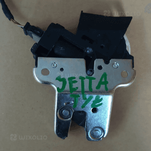 Vw  Jetta zamek klapy bagażnika  4F5827505D 1
