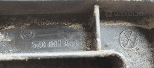 Ślizg zderzaka tył tylny środkowy VW FOX 5Z0807863B 5