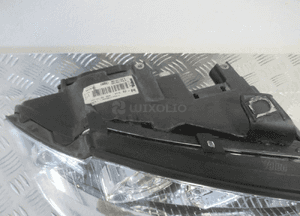 Lampa przód przednia prawa audi A4 B6 xenon 2000- 5
