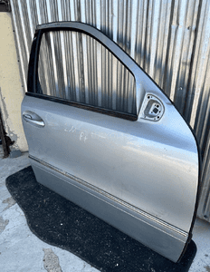 MERCEDES E 211 drzwi prawe przednie przód srebrne lakier 744 szyba zamek klamka avantgarde 30