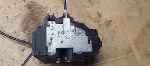 Zamek drzwi lewy przód przedni Nissan Note E11 4