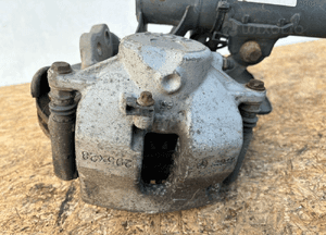 MERCEDES C W204 Zwrotnica piasta przód R - 16418 5