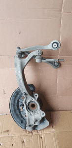 Zwrotnica piasta prawy przód przednia prawa Audi A8 D3 4.2 TDI 4E0258M 4