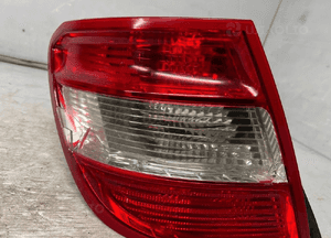Mercedes c-klasa W204 lampa lewy tył 4