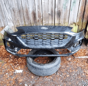 ZDERzak przód gril focus mk 4 lift 6