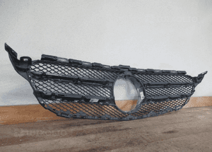 Grill gril atrapa mercedes c-klasa W205 2014- 10