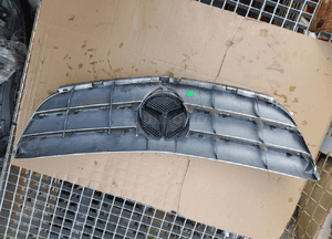 MERCEDES-BENZ A W169 MASKOWNICA / GRILL / ATRAPA GÓRNA CHŁODNICY A1698881660 2