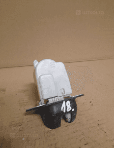 Nissan note E11 hb zamek klapy tył 1