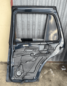 MERCEDES ml 163 drzwi tył tylne lewe zamek szyba listwa granatowe 189 6