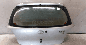 Klapa tył tylna bagażnika toyota yaris 1 i 199 srebrna 1