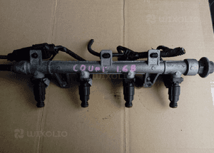 Hyundai Coupe 1.6 16V wtryskiwacz listwa wtryskowa 1