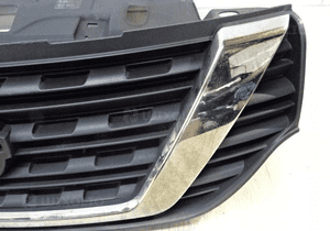 Nissan NV300 grill atrapa nissan grill atrapa 5