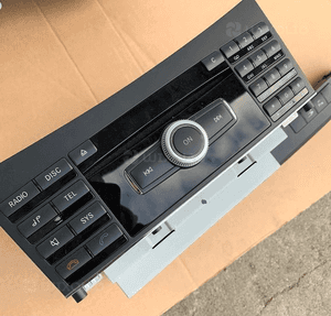MERCEDES E 212 207 c 204 Command radio zmieniarka 1